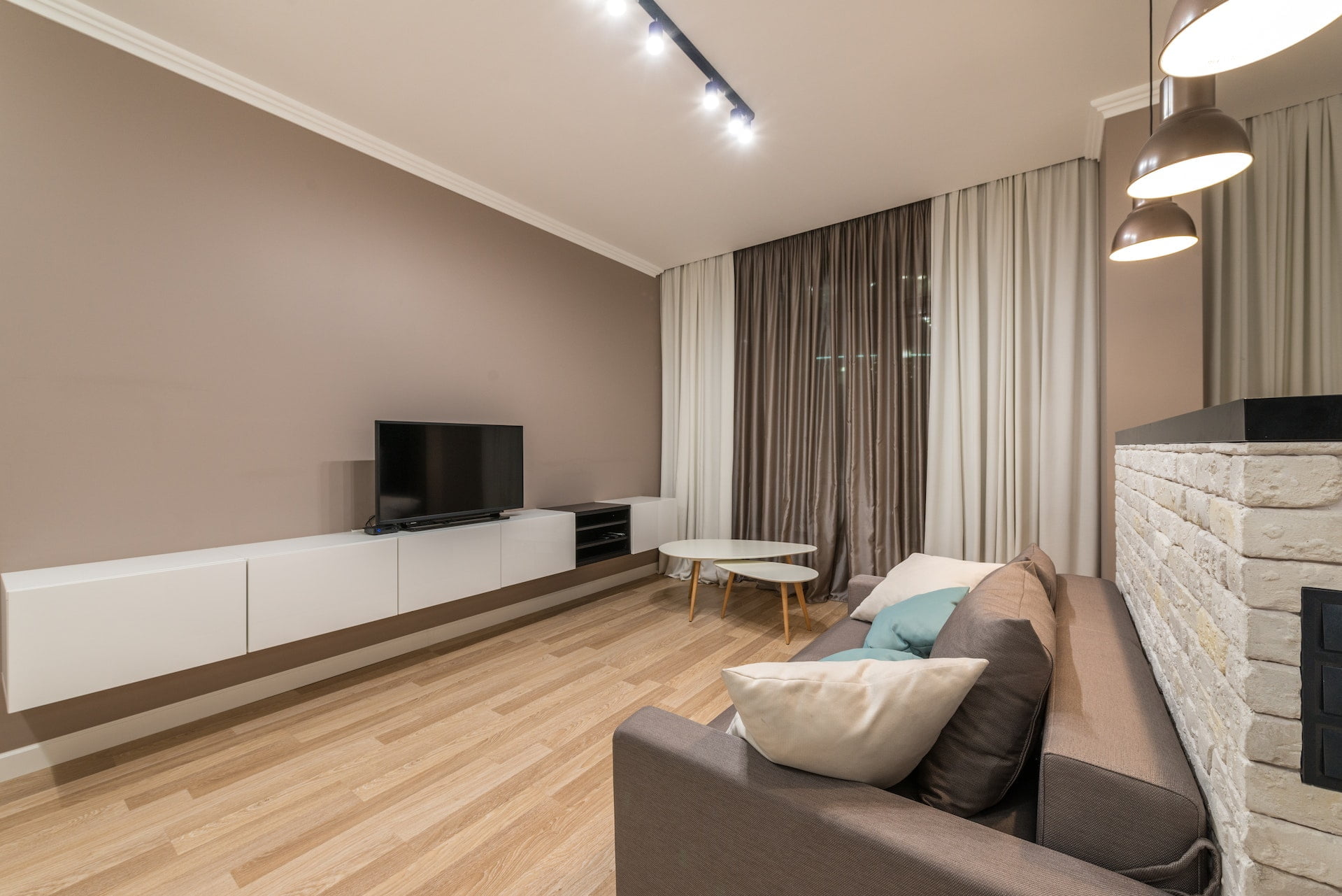 Sophisticated laminate flooring in DeWitt, MI