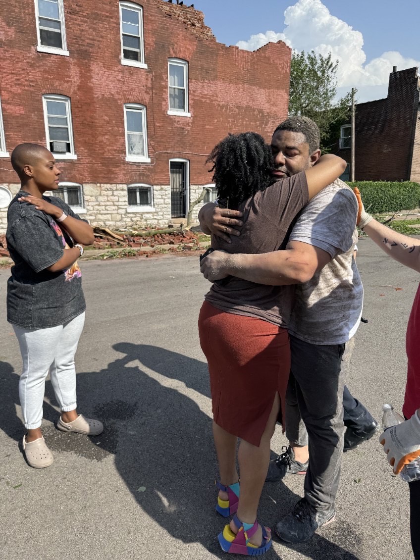 A beaver dives beneath the surface. Photo Credit: Alexis Broz