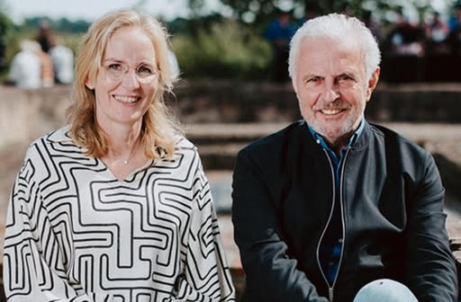 Eva Vriend en Huub Stapel zijn te zien in de documentaireserie 'Heimee naar Schokland'