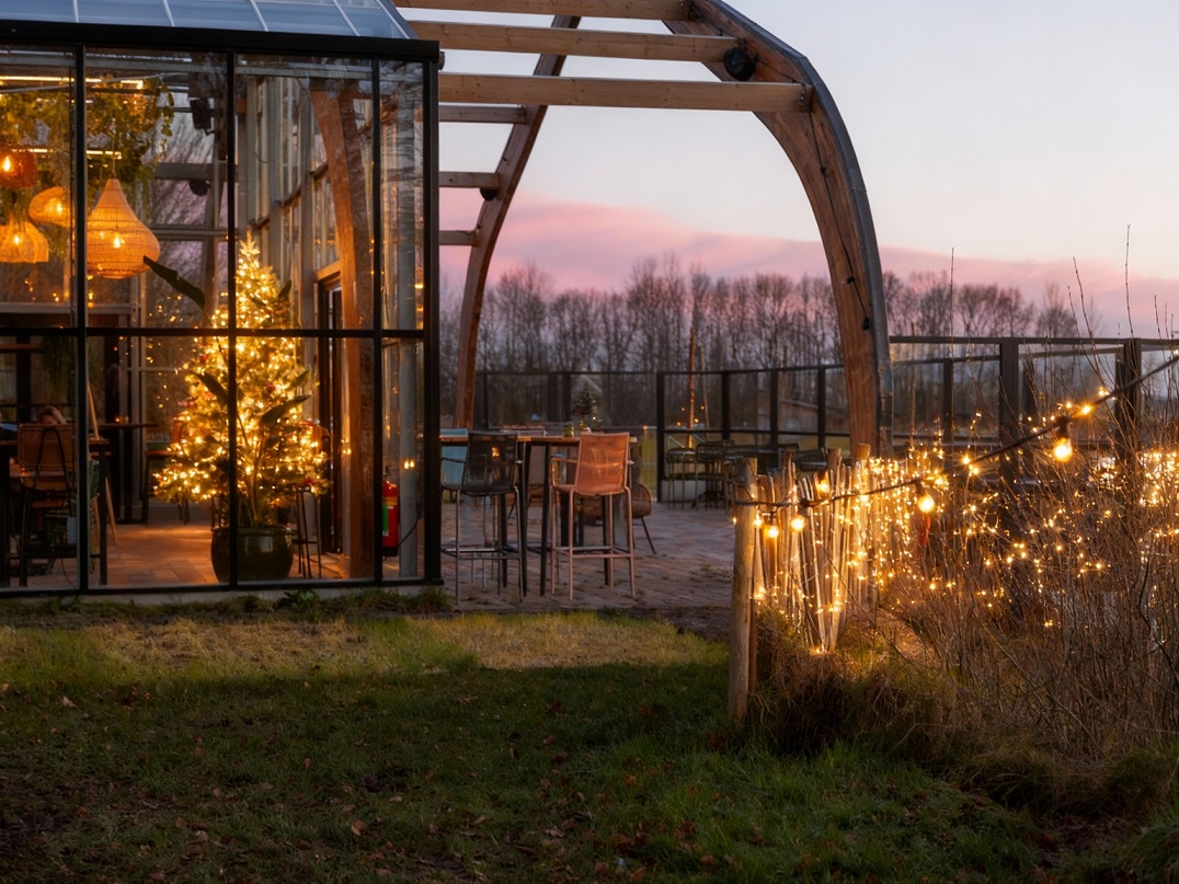 FENN's is sfeervol verlicht vanwege kerst