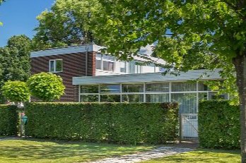 B&B De Bank van Nagele vanaf de straat gezien