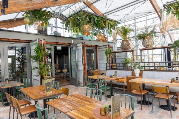 De gezellige inrichting van restaurant FENN's in Bant