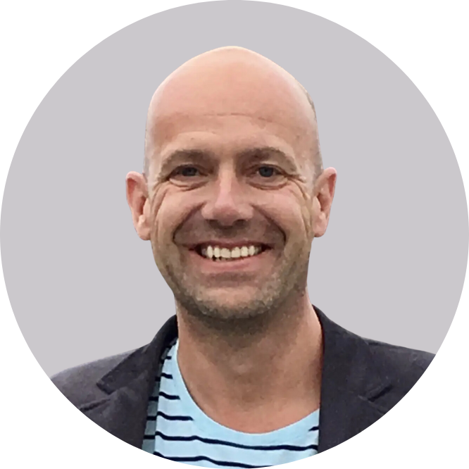 Freek-rond-grijs.png