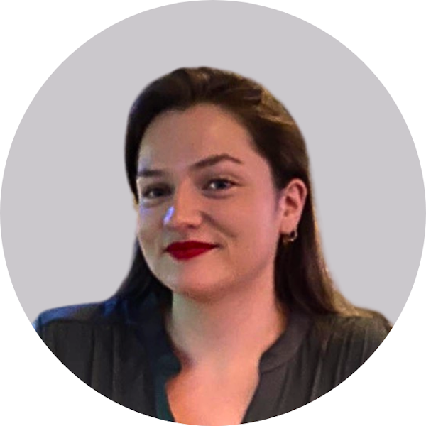 Naomi-rond-grijs-600.png