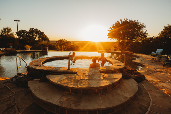 Wildcattle%20Ranch%20hottub.png