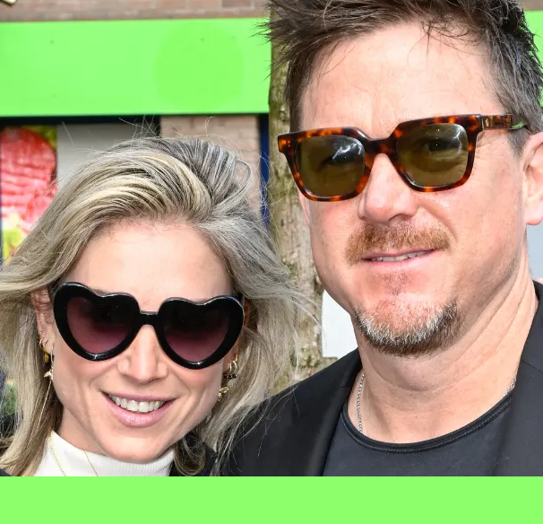 Familie De Mol in ‘real live show’? Johnny de Mol en familie doen niet mee