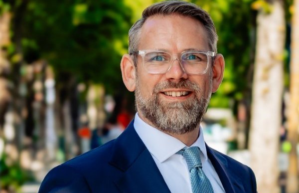 Stefan van Keijzerswaard (foto: gemeente Vlieland)