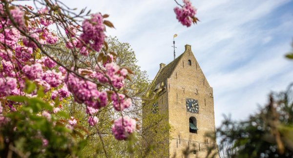 Toren in Nes