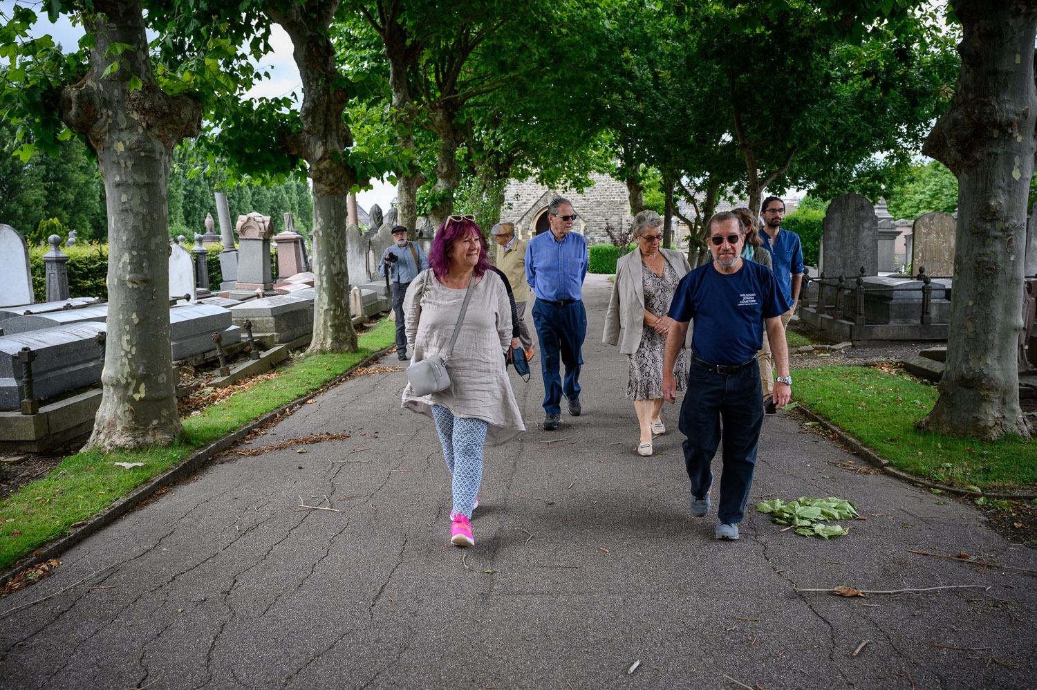 Women at Willesden Jewish Cemetery