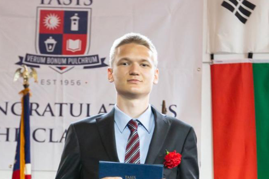 Leonid Serbinov '21