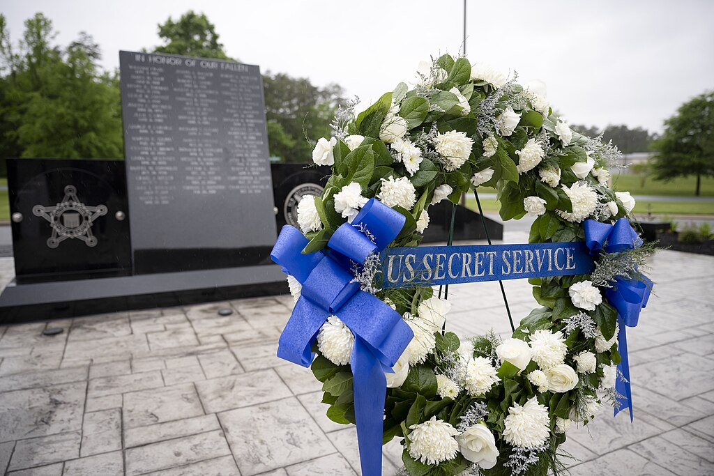 Multiple Secret Service agents put on leave following Trump assassination attempt