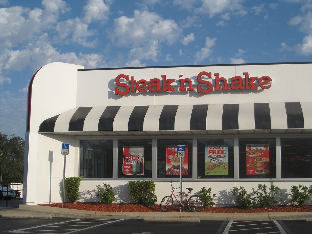Steak 'N Shake makes history: now cooking fries in beef tallow
