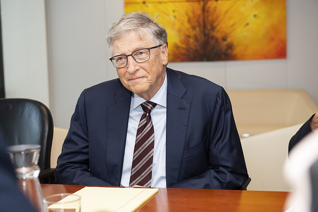  Trump says Bill Gates is requesting to visit Mar-A-Lago
