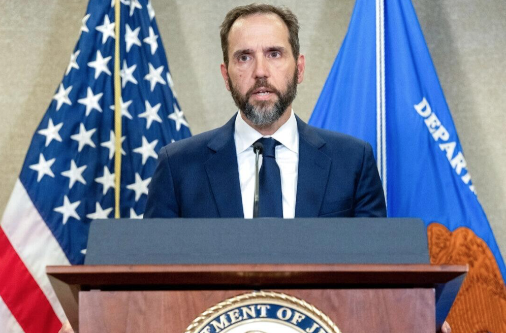 Special Counsel Smith Asks Appeals Court To Revive Trump Documents Case