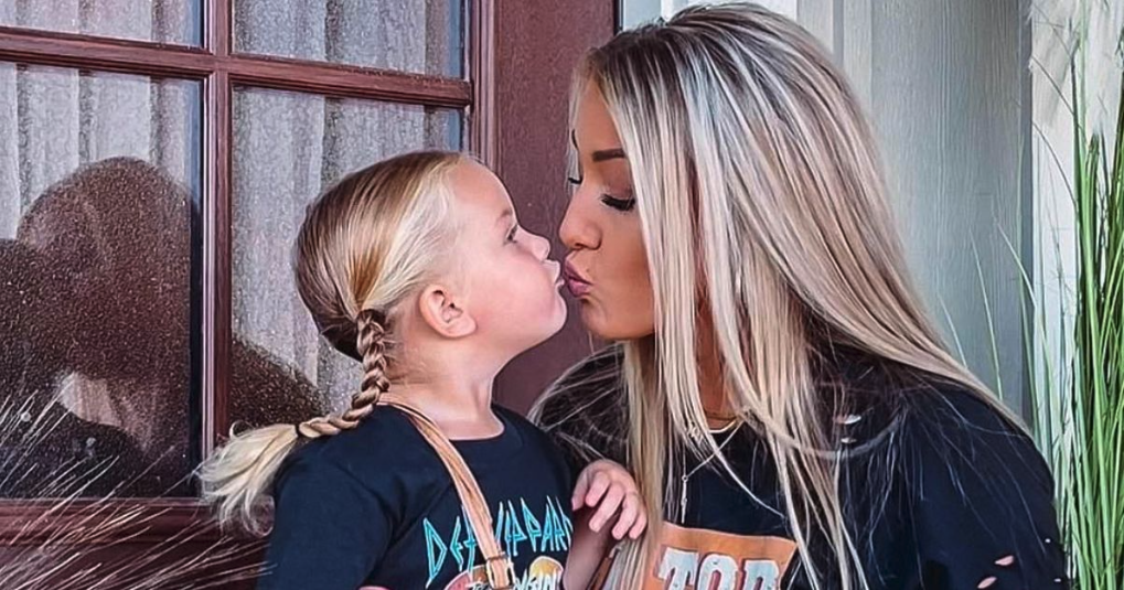 Hunter Biden’s Stripper Baby Mama to Publish ‘Tell-All’ Memoir – During The Democratic National Convention!