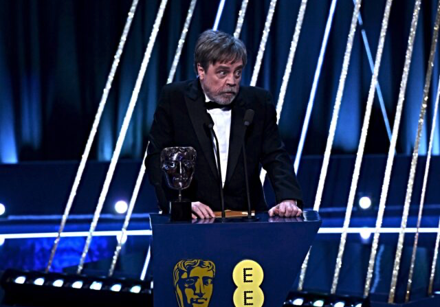 Caught with His Pants Down? Trump Hater Actor Mark Hamill’s Pants Appear to Drop During BAFTA Speech