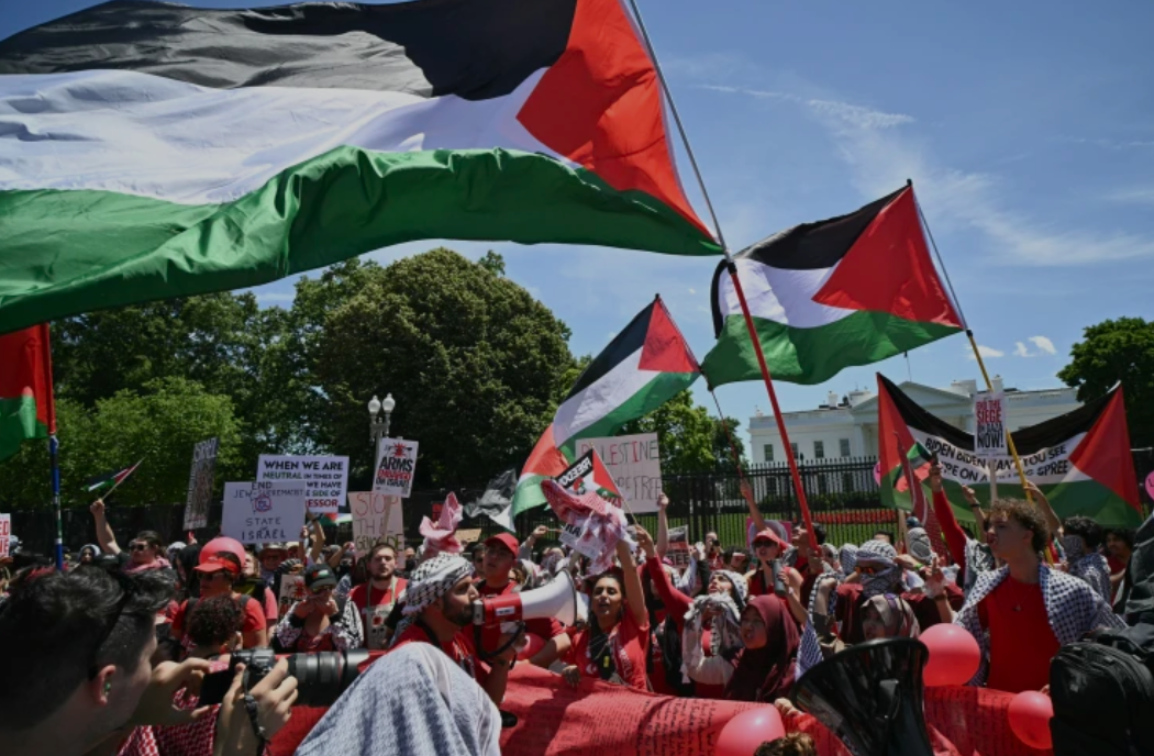 Pro-Palestinian protesters vandalize property near White House, throw things at ranger