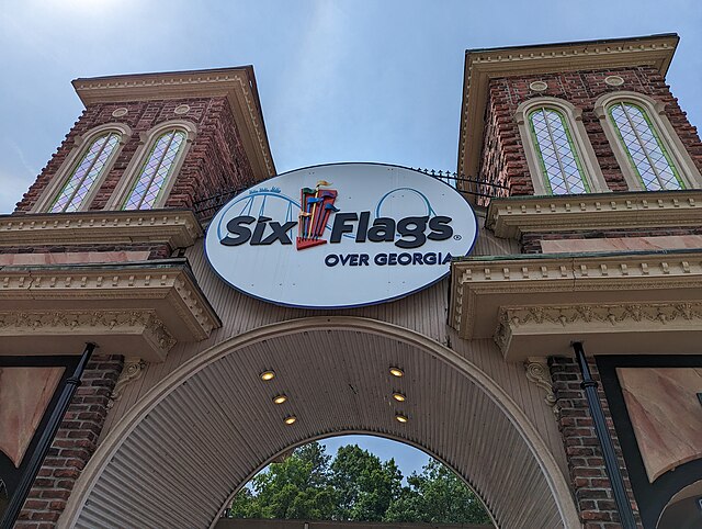 Chaos At Georgia Six Flags As Violent Mob Invades - Ends In Shootout With Police