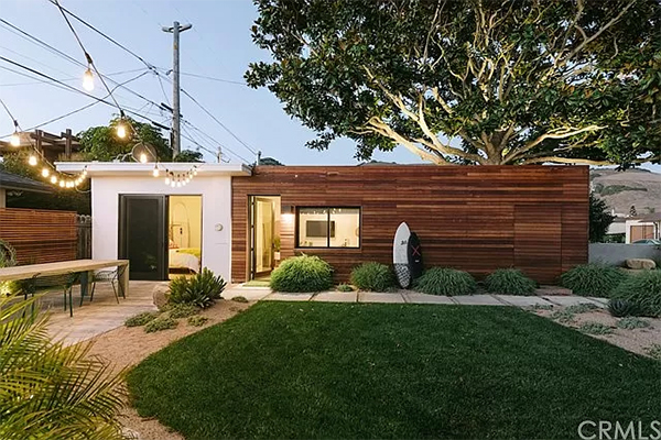 Modern beach home