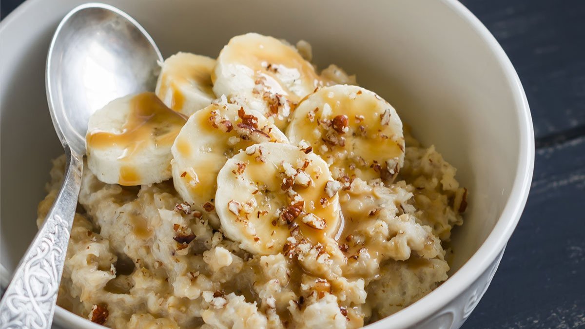 A bowl of oats 