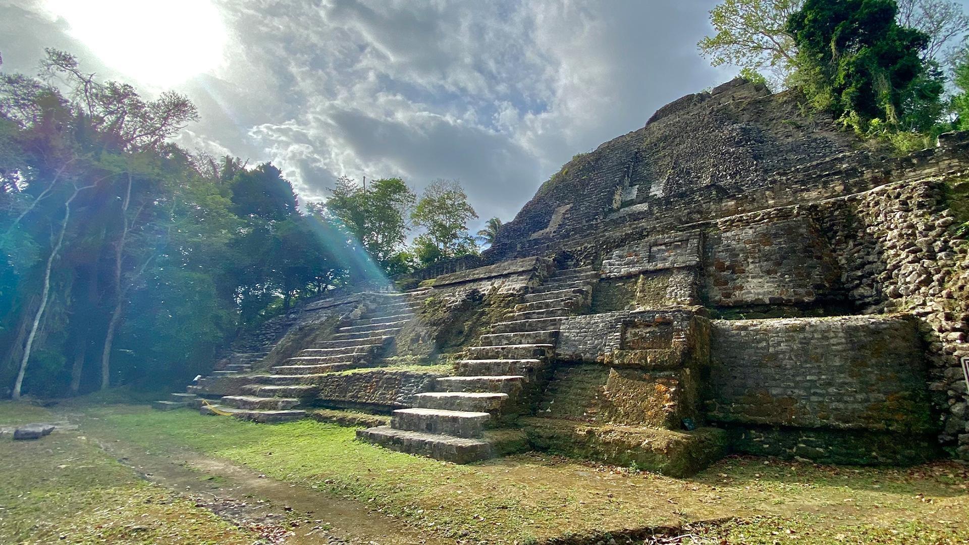 NOVA Ancient Maya Metropolis