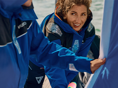 Pamela Lee zeilt solo tijdens een transatlantische trip