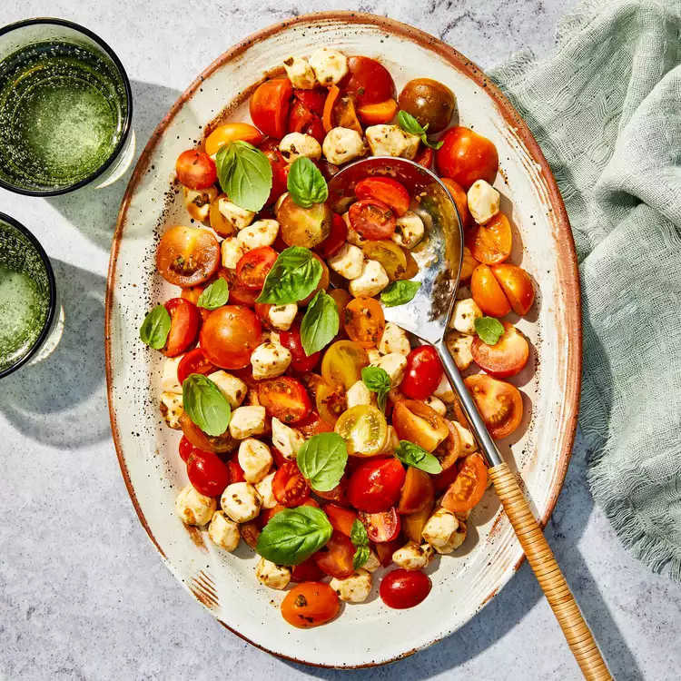 Tomatoes, mozzarella and basil 