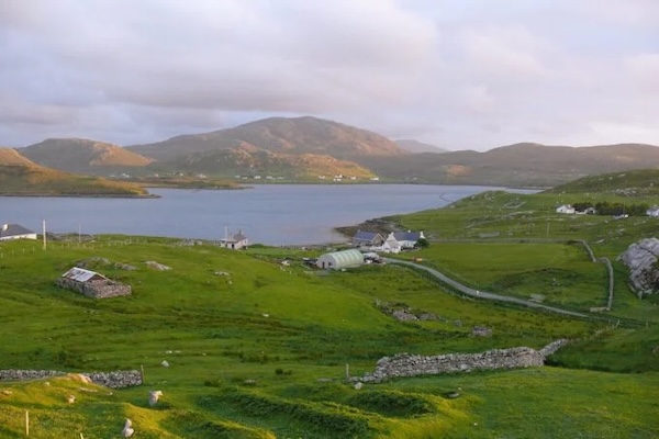 A strange, unexplained hum is keeping a Scottish isle awake at night | Gizmodo