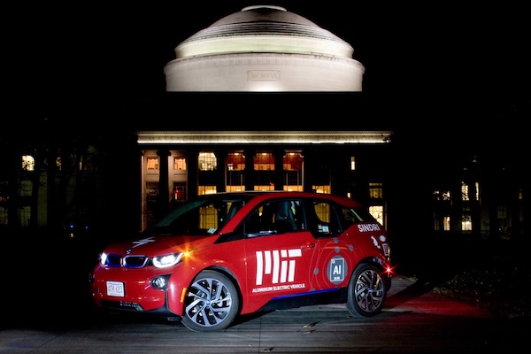 Study shows making hydrogen with soda cans and seawater is scalable and sustainable | MIT News
