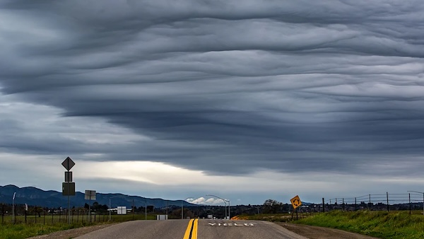 Weather makers: How microbes living in the clouds affect our lives | BBC