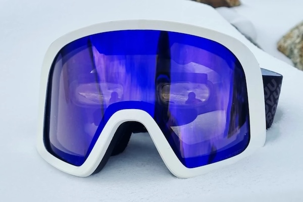AR ski goggles show you the hazards that your eyes alone can't see | New Atlas