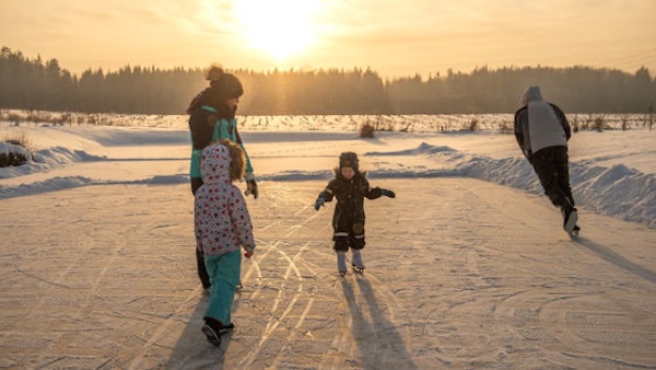 A new hypothesis for the mystery of 'Why is ice slippery?' | Gigazine