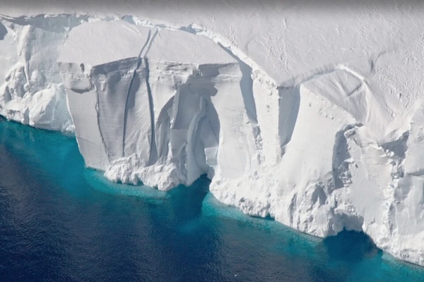 Hundreds of earthquakes are rocking one of Earth's most dangerous glaciers | Gizmodo