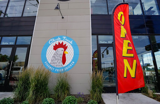 Exterior of Cluck Truck