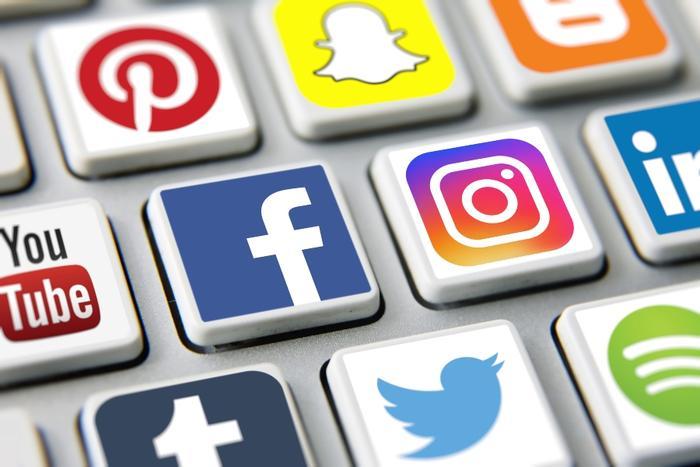 buttons with logos of social media companies
