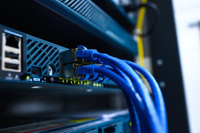 Internet routers with wires