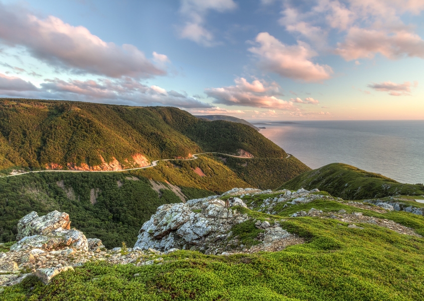 22 of the Most Iconic Things To Do in Canada