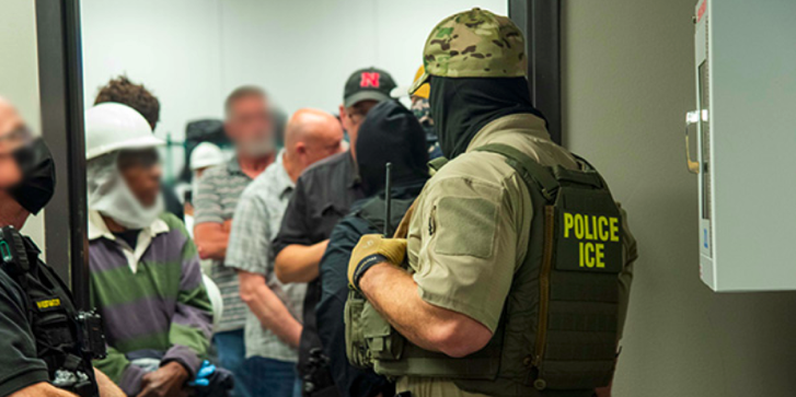 Chicago suspends online portal allowing illegal immigrants to get IDs after ICE seeks data