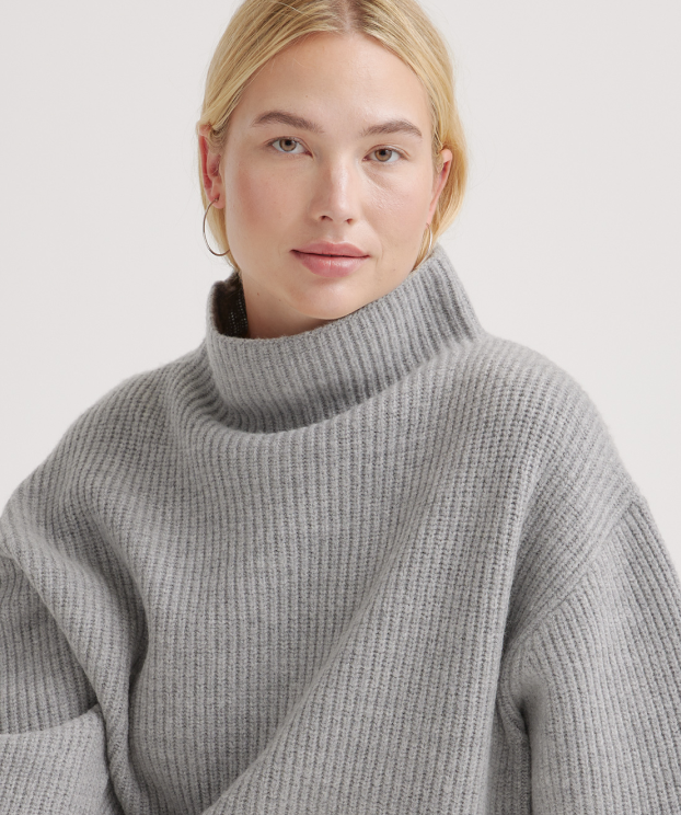 SHOP TURTLENECKS