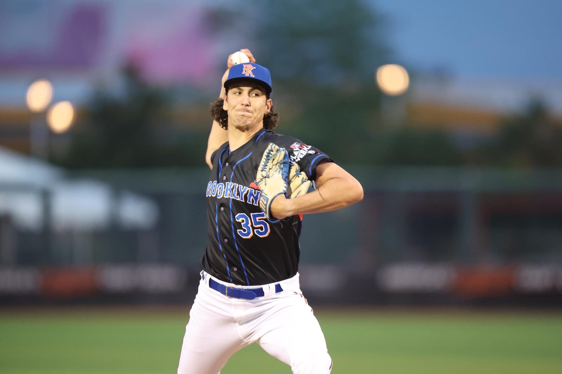 Paul Gervase pitching in the Mets' farm system