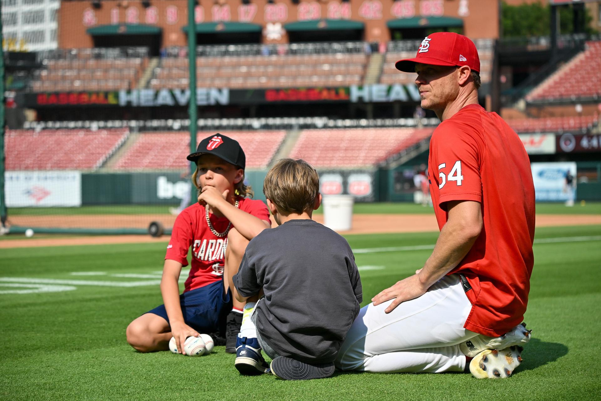 Sonny Gray with sons Gunnar and Declan