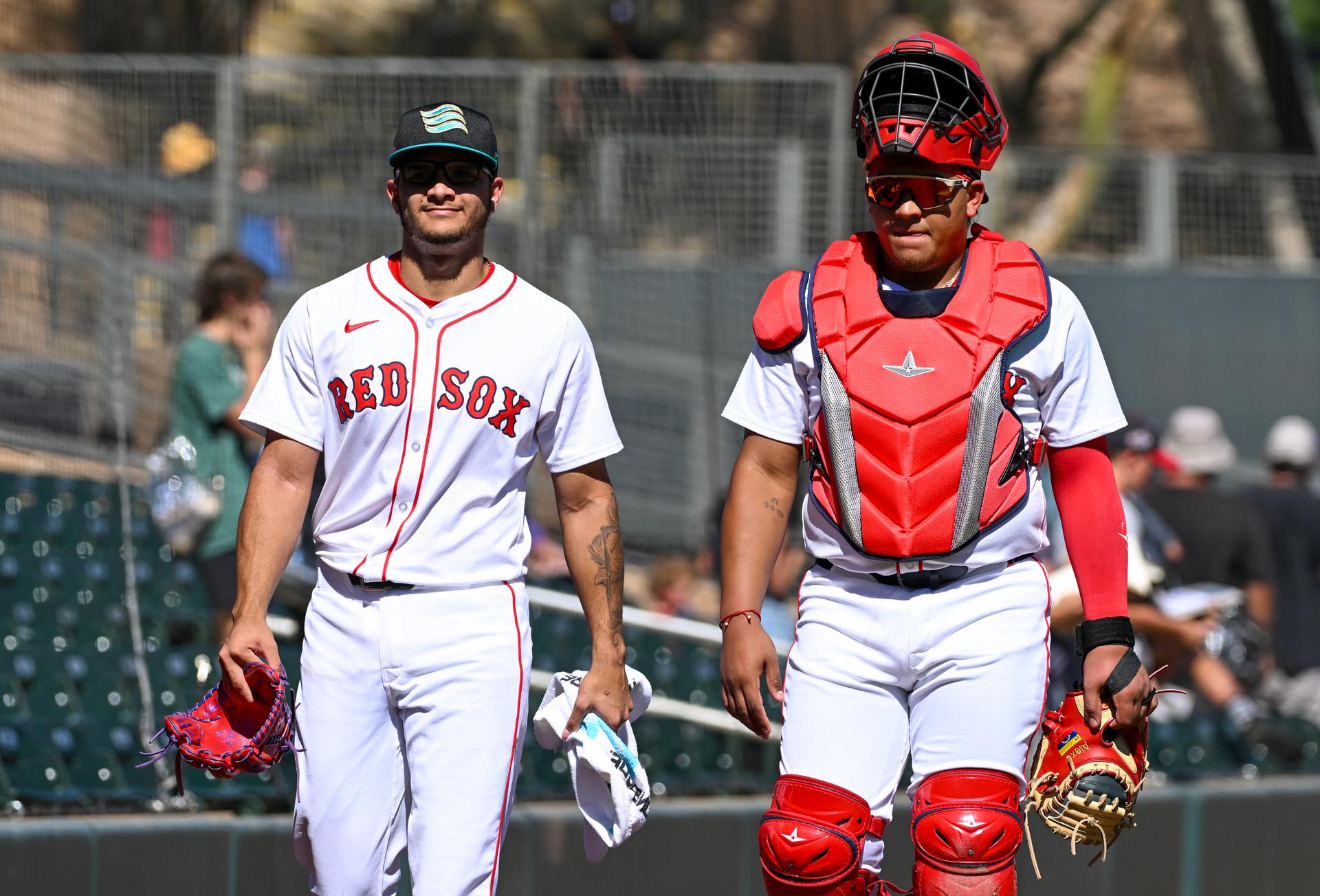 Luis Perales (left) with catcher Johanfran Garcia