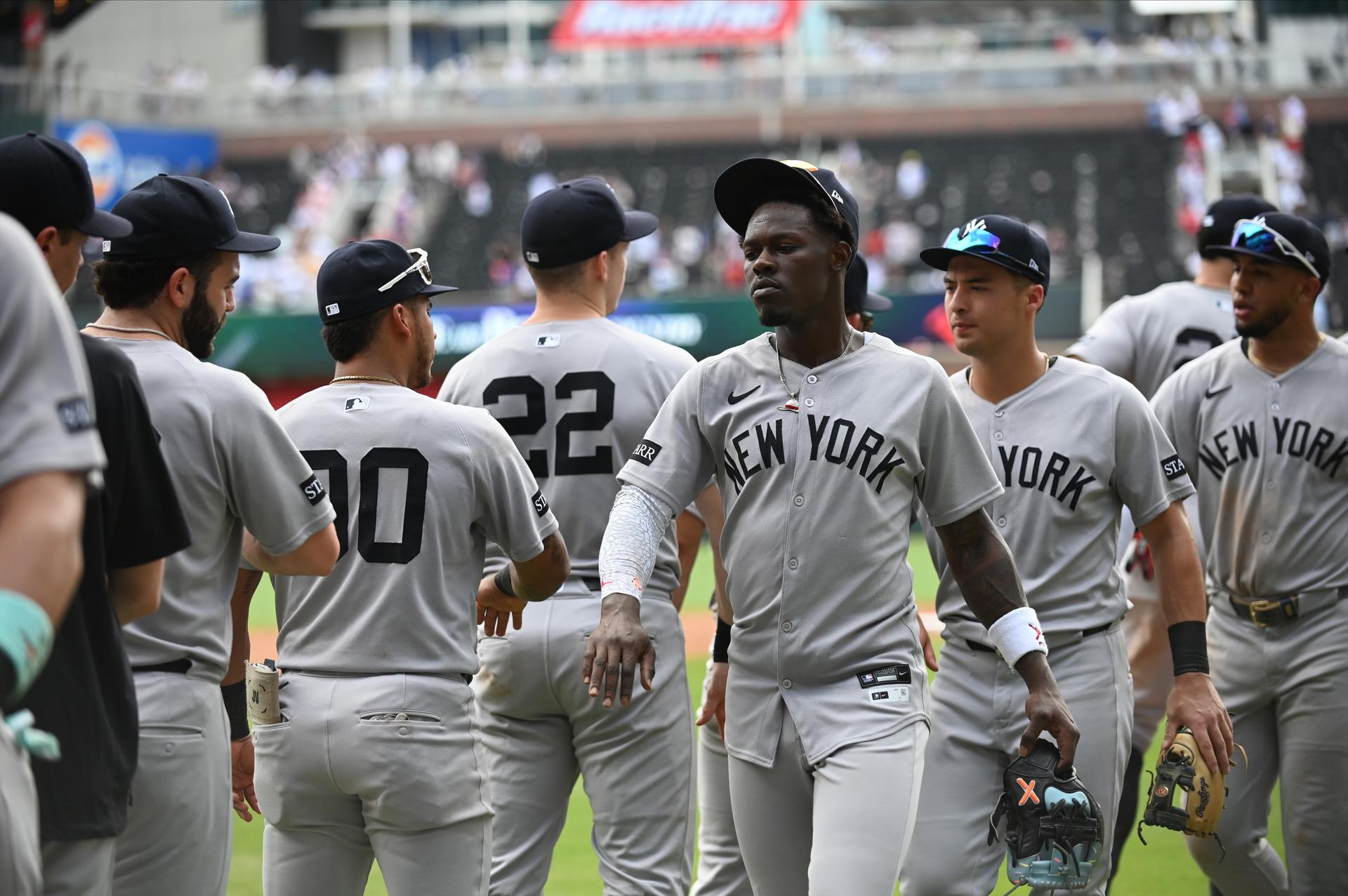 Yankees high-five line