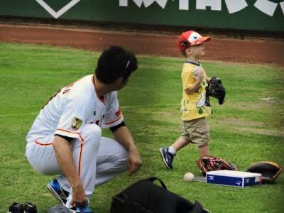 Tomoyuki Sugano and Scott Mathieson's son, Lane