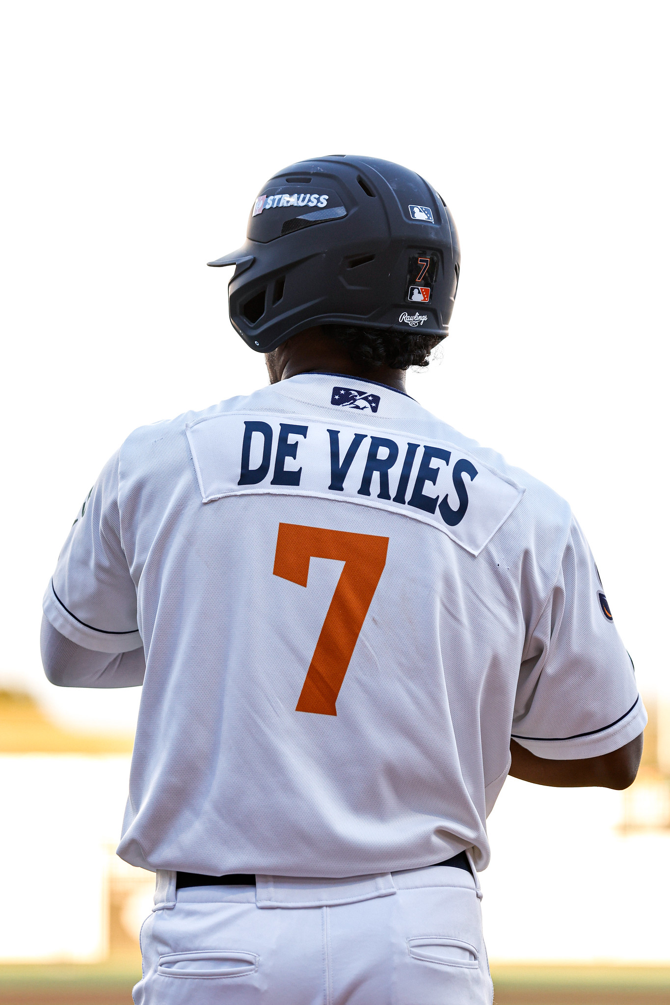 Leo De Vries takes the field 