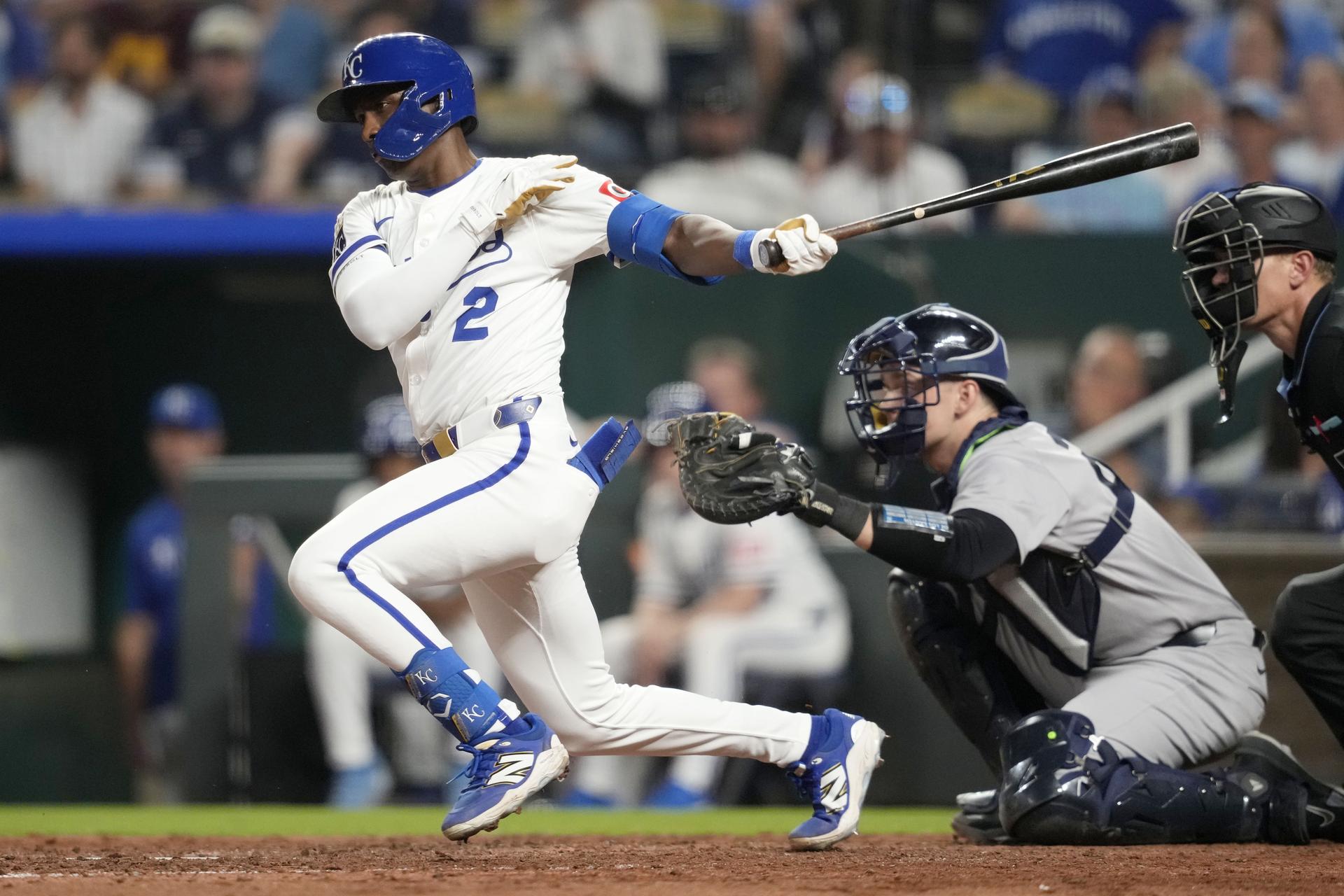 Tyler Tolbert singles for his first Major League hit