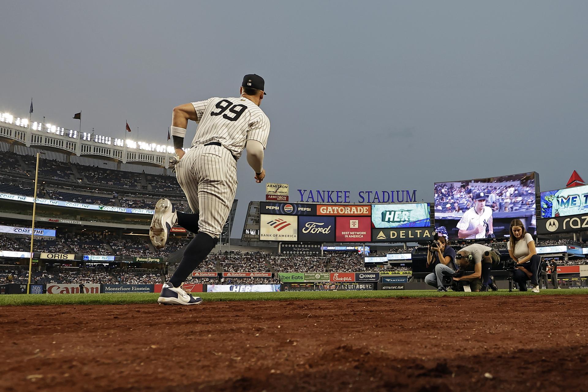 Aaron Judge taking the field
