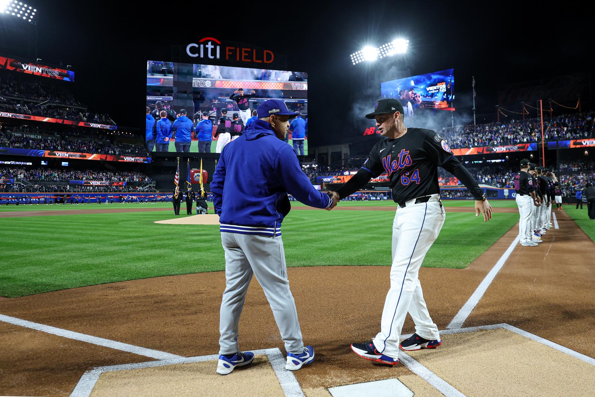 Dave Roberts and Carlos Mendoza