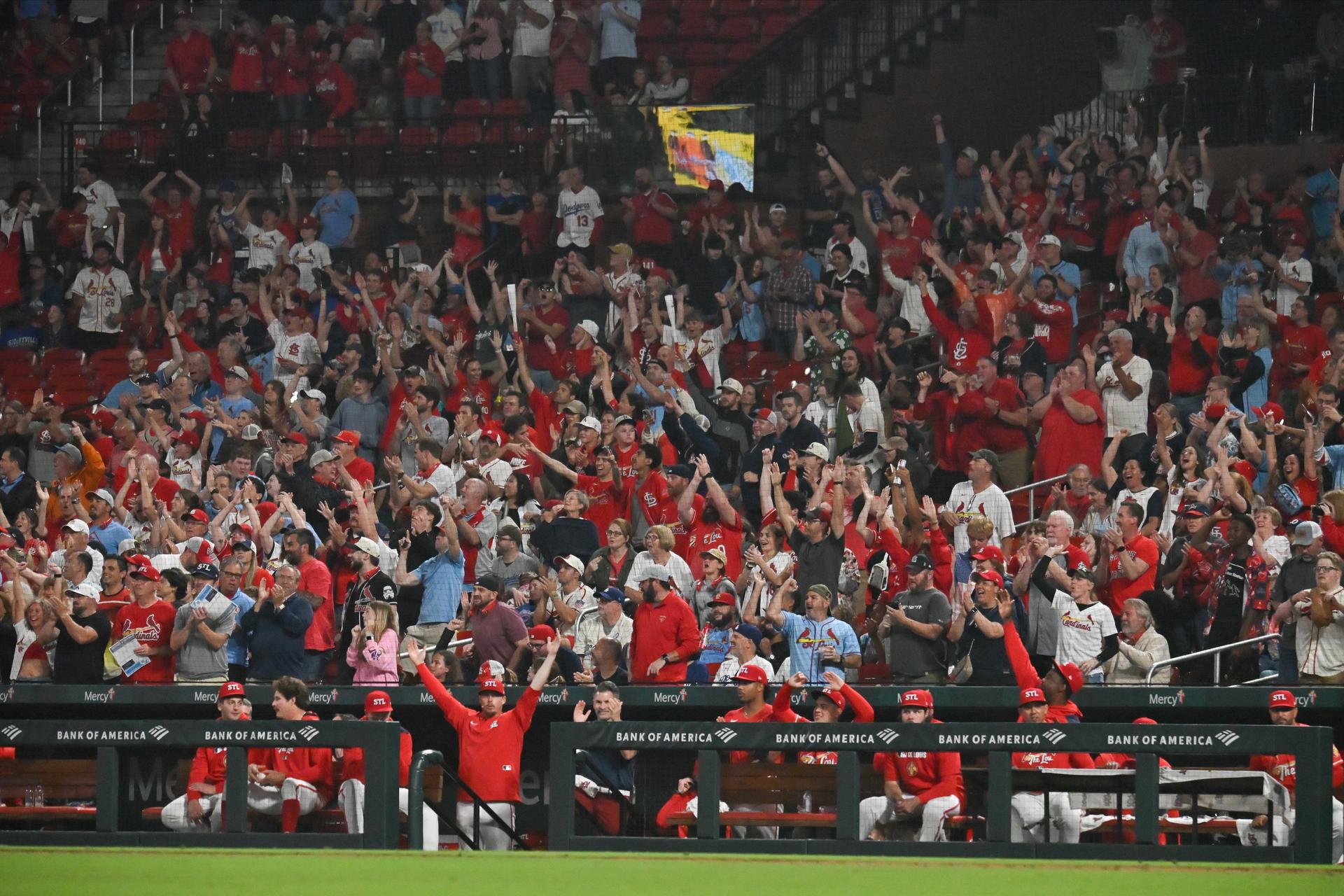 Busch Stadium crowd