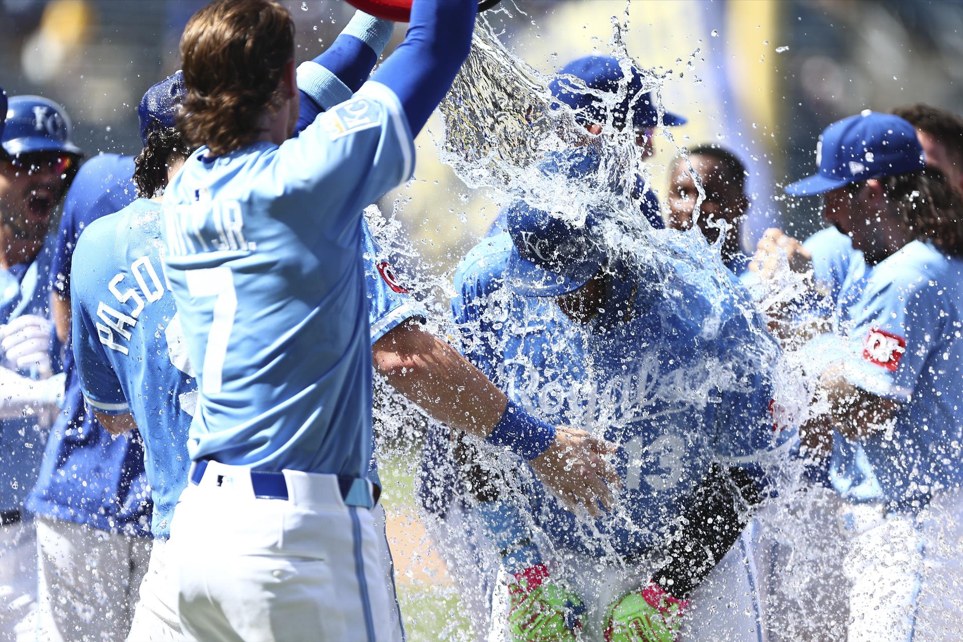 Royals celebrate Salvador Perez's walk-off